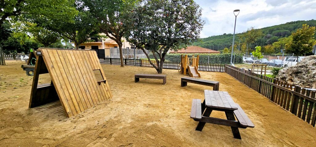 Plaça de la Pau (Sant Quintí de Mediona) (NOVEMBRE 2024)