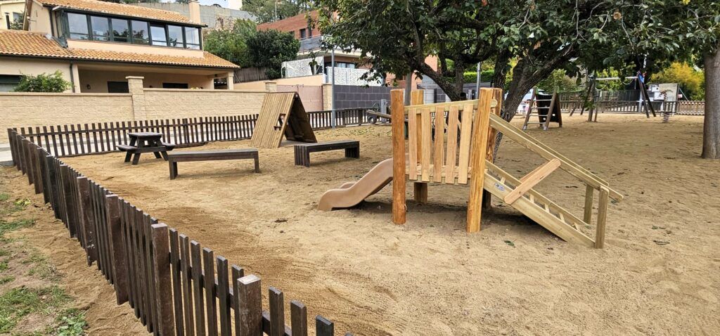 Plaça de la Pau (Sant Quintí de Mediona) (NOVEMBRE 2024)